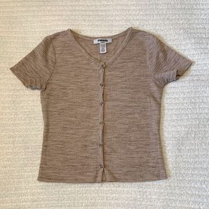 Button Front Girls’ Short Sleeve Shirt • Size Medium • Heather Tan